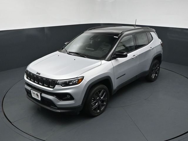 New 2026 Silver Zynith Metallic Clear-Coat Exterior Paint Jeep Limited image 14