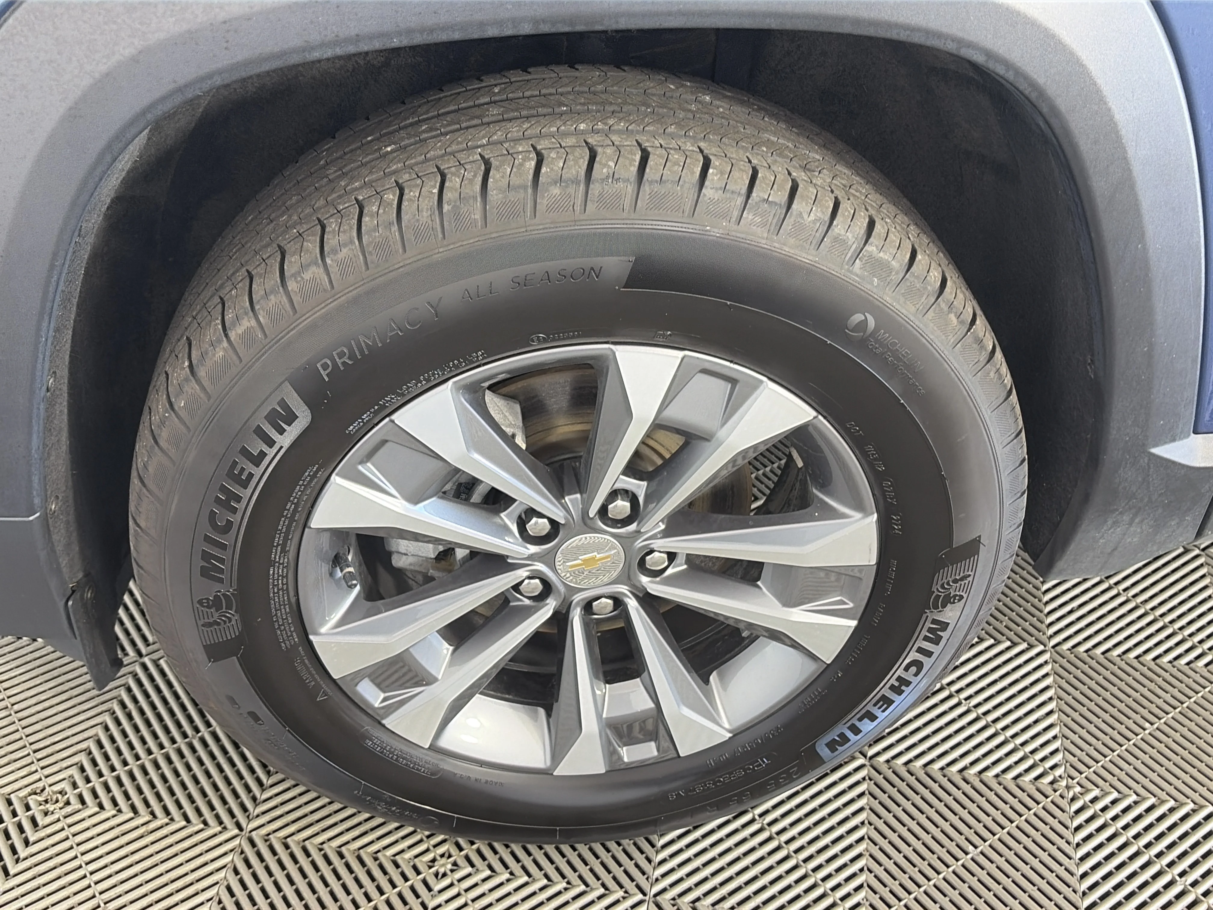 2025 Chevrolet Equinox LT - Photo 13