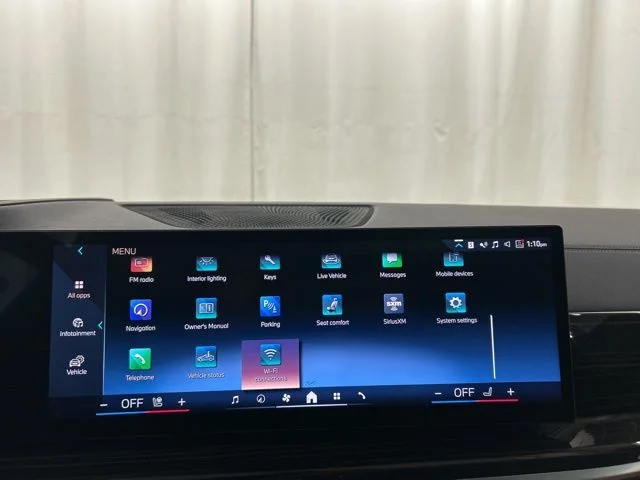 Used 2025 Black BMW xDrive40i image 15
