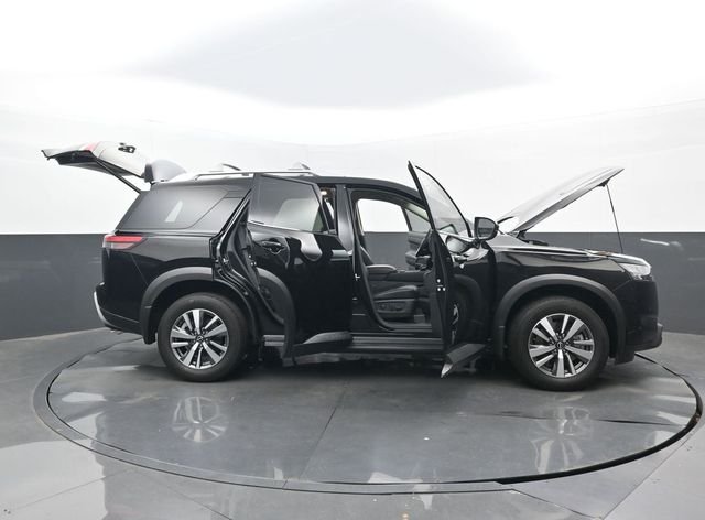 Used 2025 Super Black Nissan SL image 34