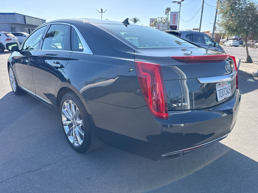 Used 2014 Gray Cadillac Luxury image 4
