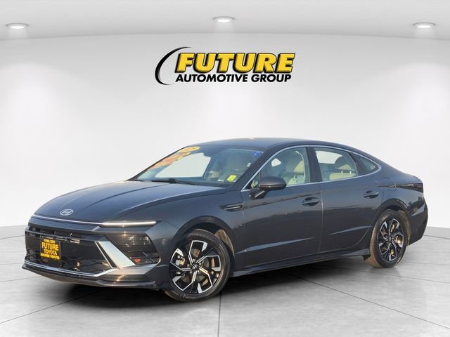 Used 2025 Gray Hyundai SEL image 8