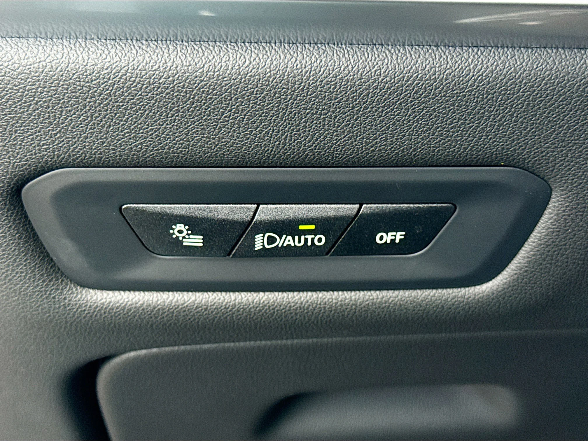 New 2026 Carbon Black Metallic BMW xDrive40i image 36