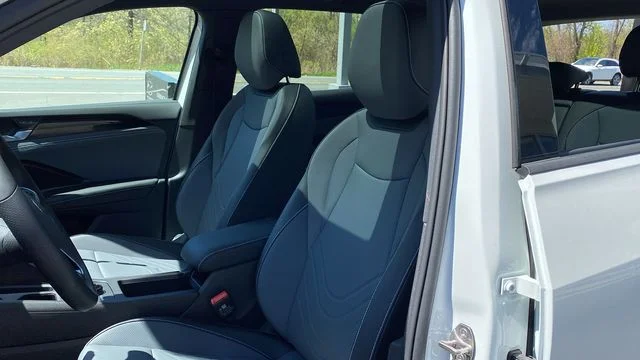 New 2026 Black Volkswagen 2.0T SE R-Line Black image 13