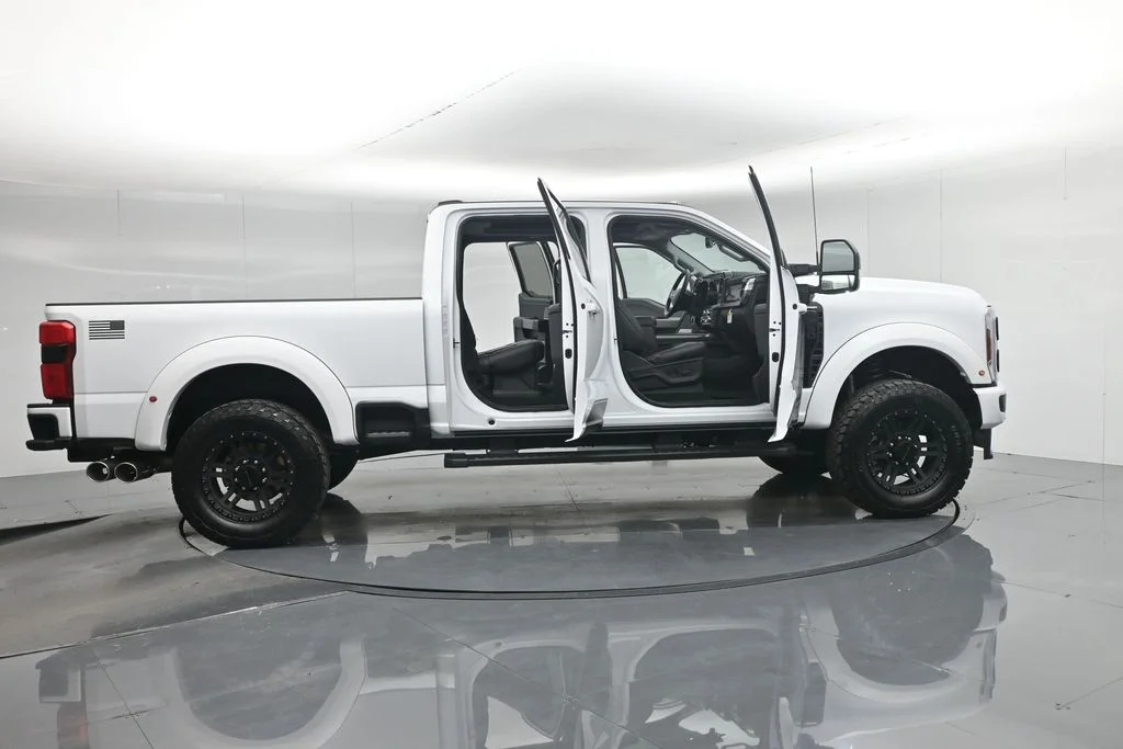 New 2026 Oxford White Ford Lariat image 4
