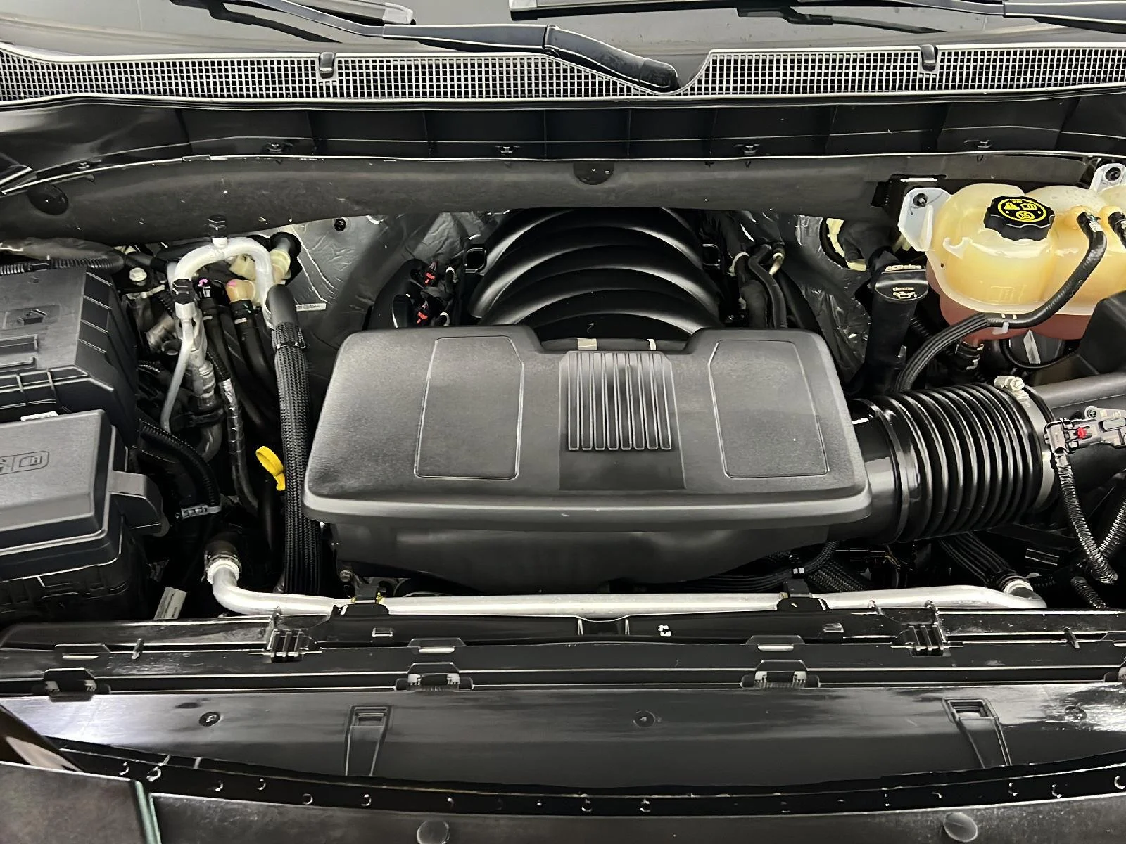 Used 2023 Black Chevrolet High Country image 26