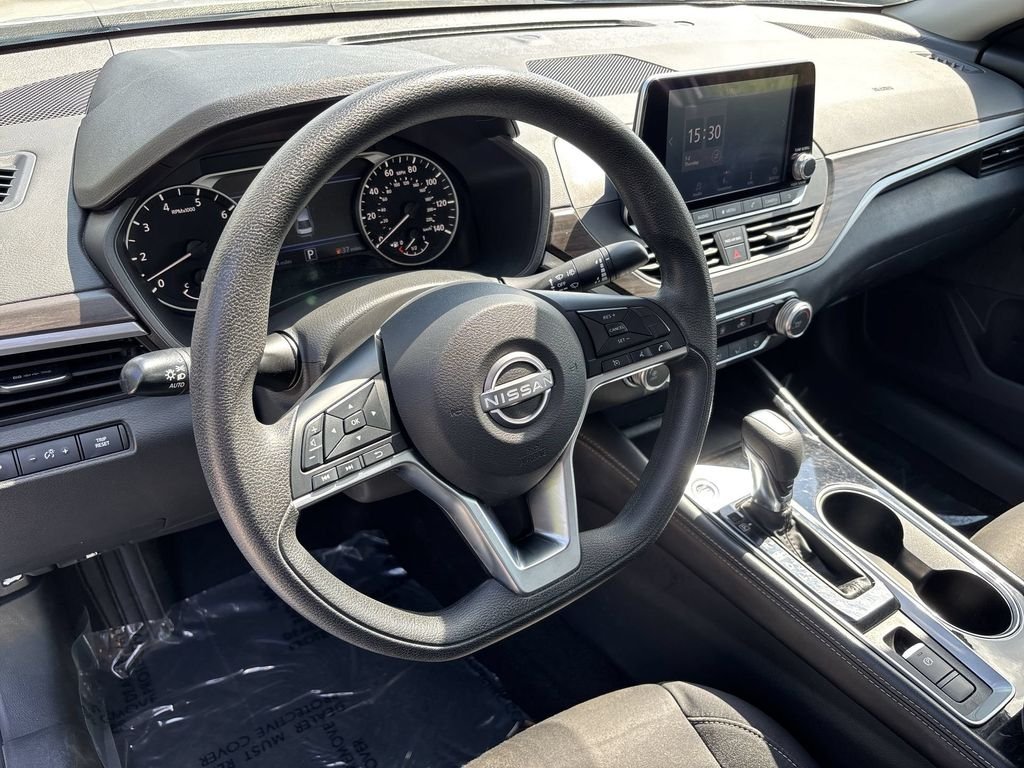Used 2023 Silver Nissan 2.5 SV image 11