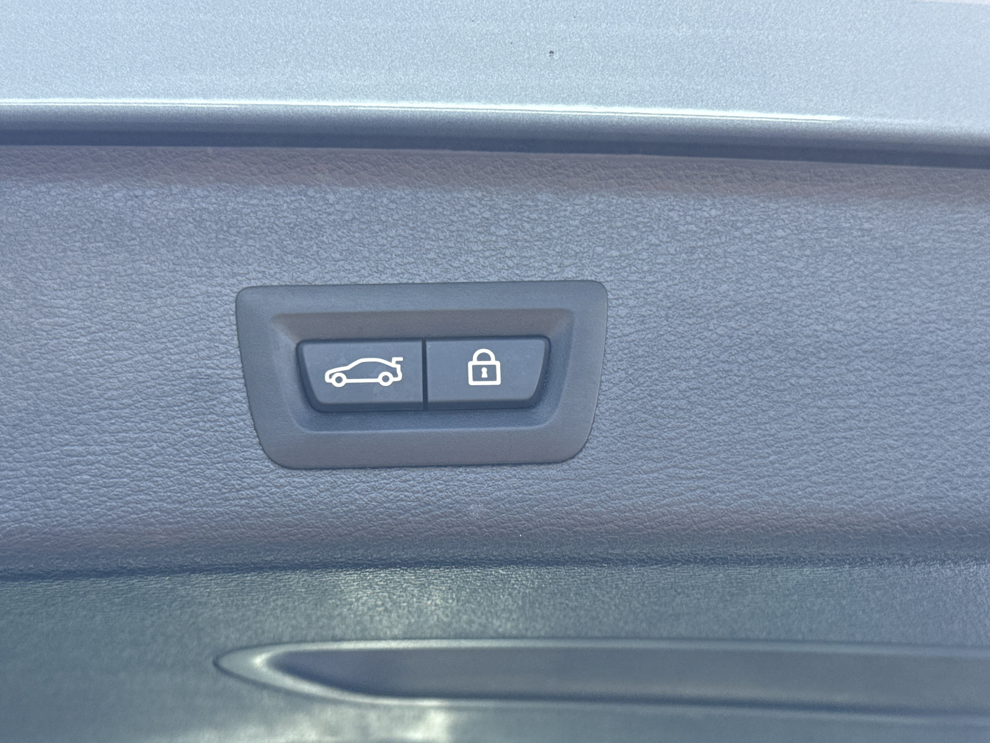 Used 2013 Blue Water Metallic BMW xDrive28i AWD image 13