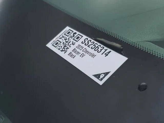 New 2025 Black Chevrolet LT image 30