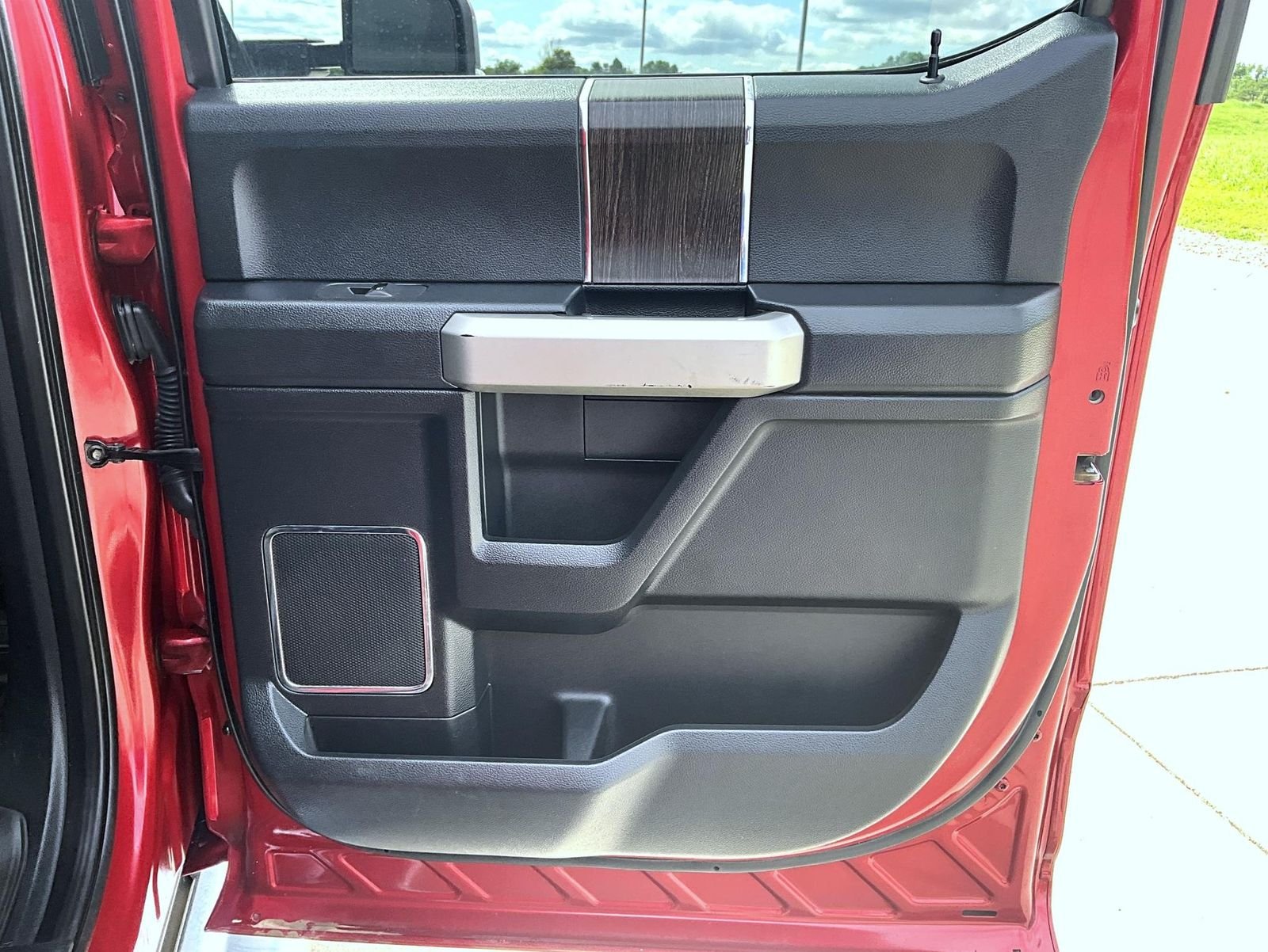 Used 2020 Gray Ford Lariat image 18