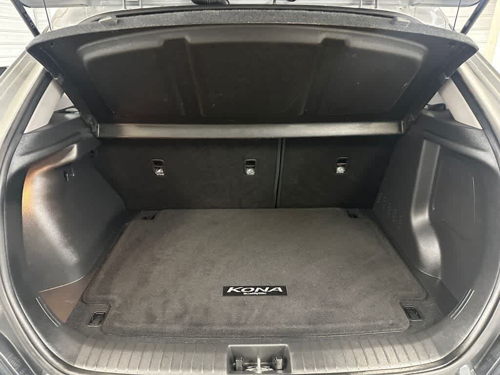 Used 2023 Cyber Silver Hyundai Limited image 31