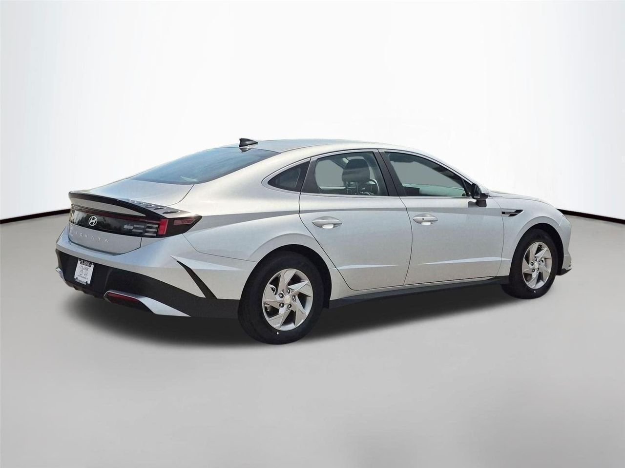 New 2026 Aero Silver Hyundai SE image 5