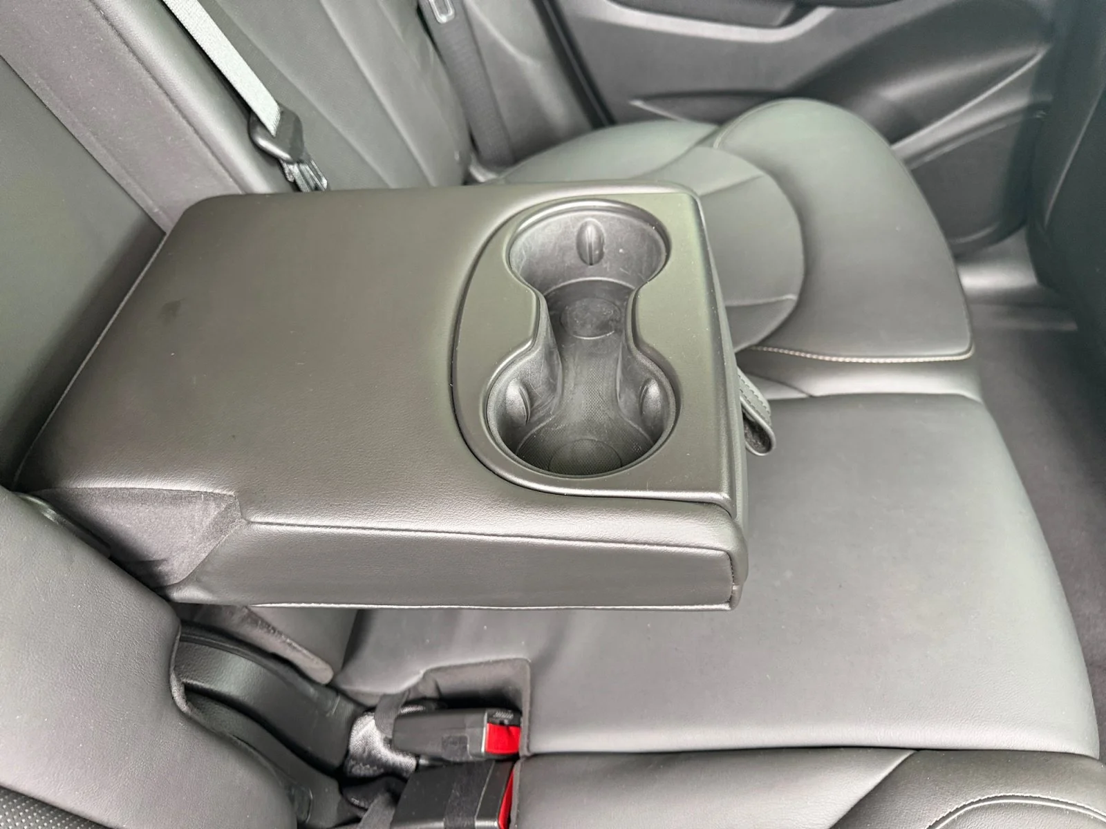 Used 2017 Summit White Buick Essence image 33