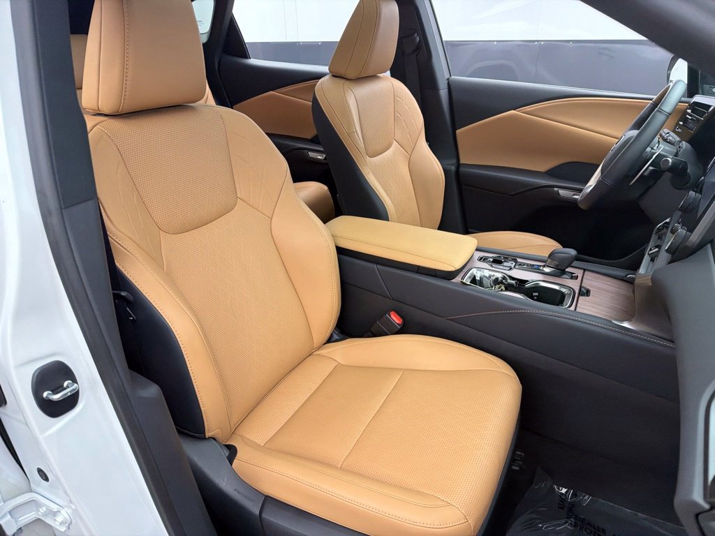 Used 2026 White Lexus 350h Premium+ image 28