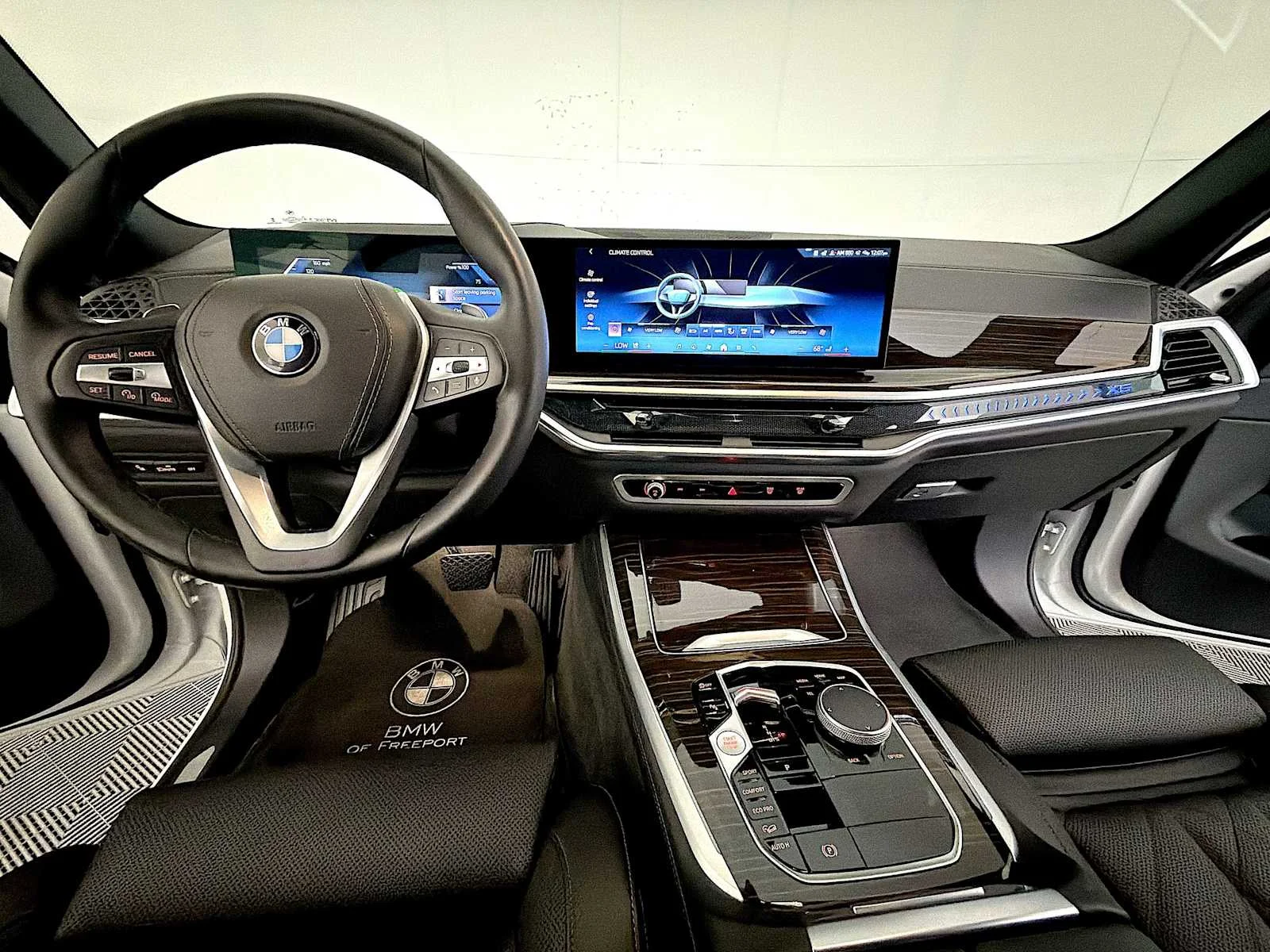Certified Used 2024 Mineral White Metallic BMW xDrive40i image 17