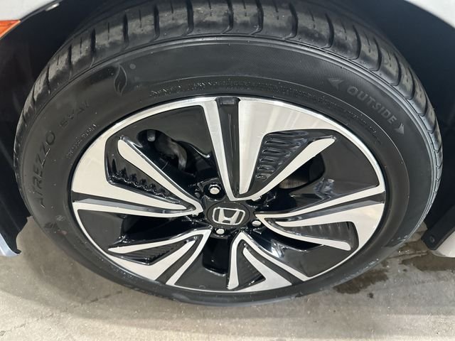 Used 2016 Silver Honda EX-T image 23