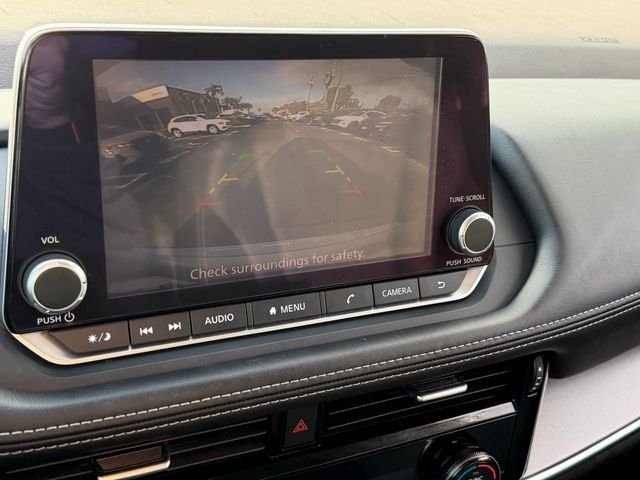 Used 2022 Silver Nissan SV image 21