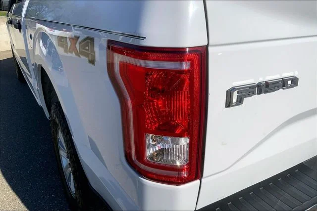 Used 2015 Oxford White Ford XLT image 27