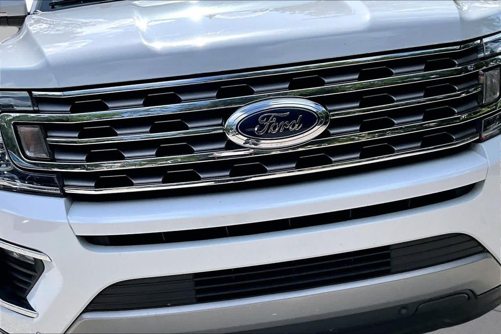 Used 2021 White Ford Limited image 30