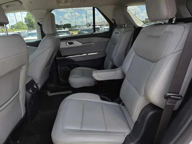 New 2026 Star White Metallic Tri-Coat Ford Active image 42