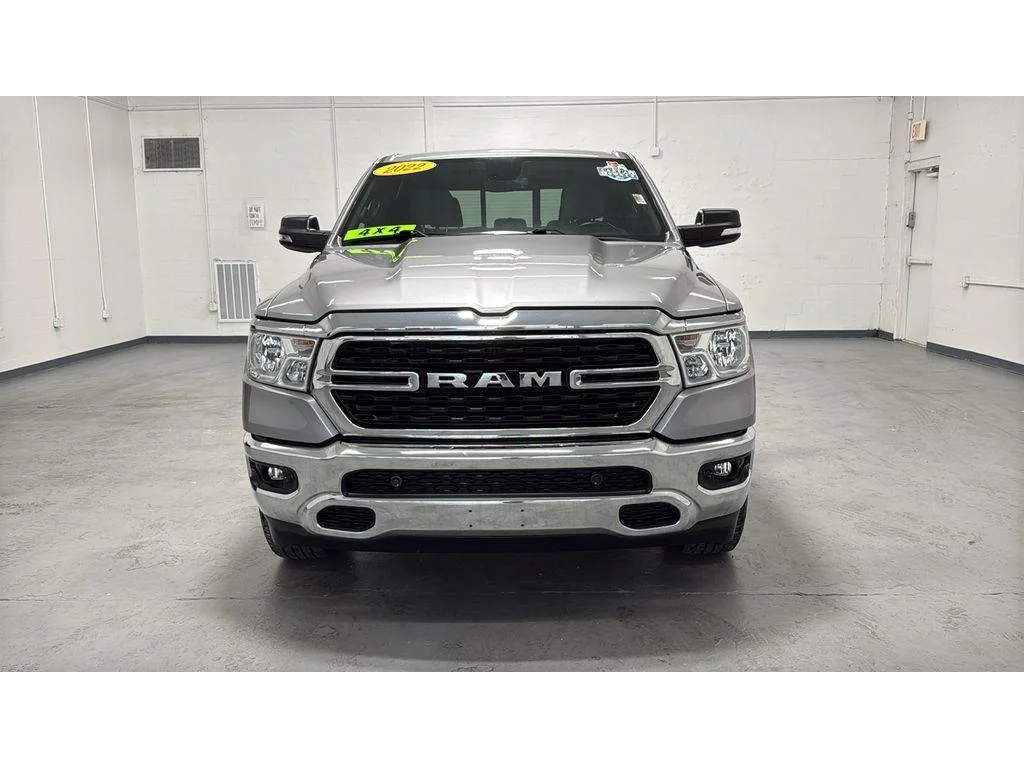 Used 2022 Billet Silver Metallic Clearcoat Ram Big Horn Crew Cab 4X4 3.6L V6 1 OWNER image 16
