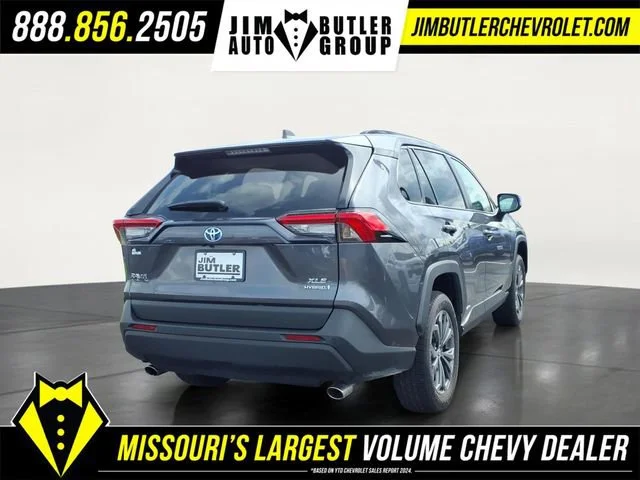 Used 2024 Gray Toyota XLE Premium image 23