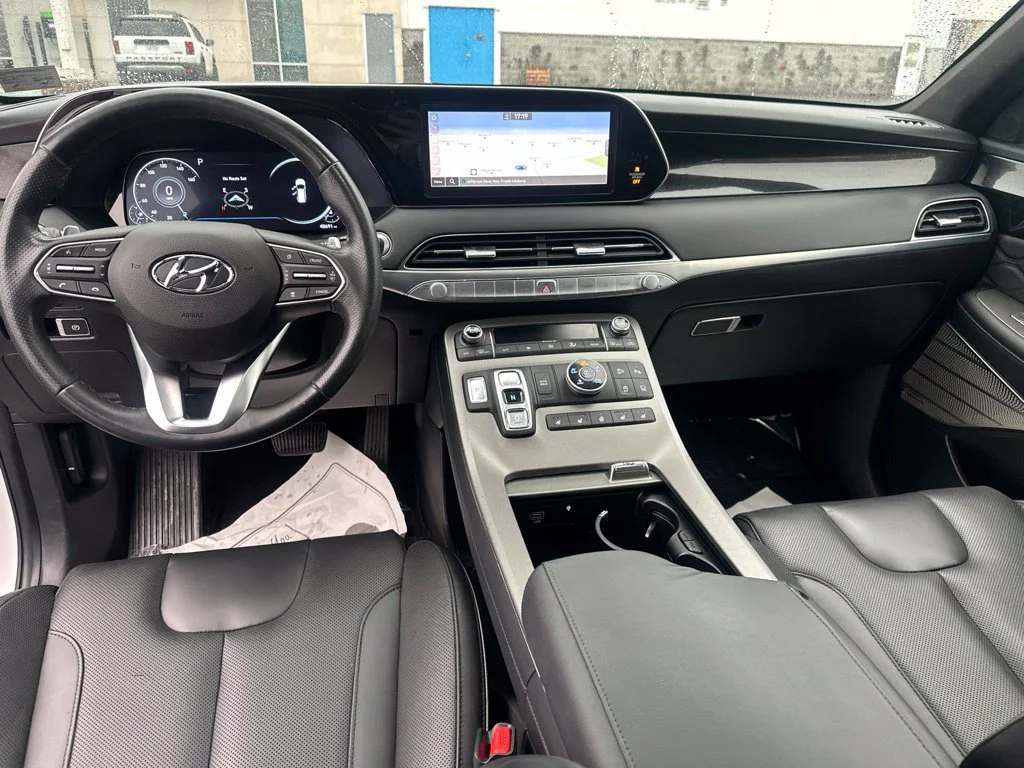 Used 2021 White Hyundai Calligraphy image 17