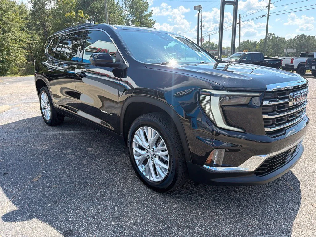 Used 2026 Ebony Twilight Metallic GMC Elevation image 7
