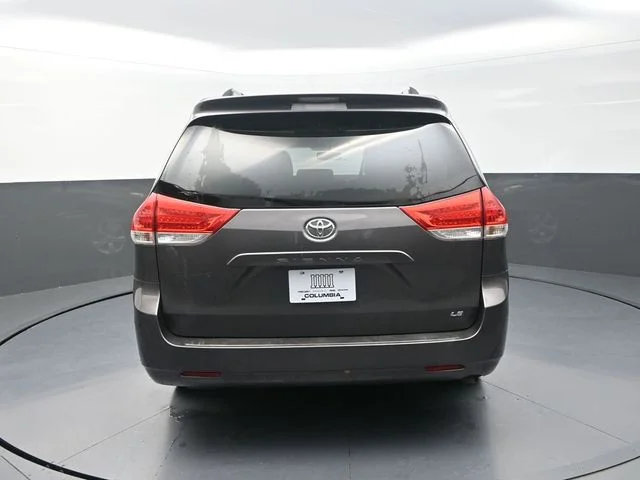 Used 2013 Gray Toyota LE image 9