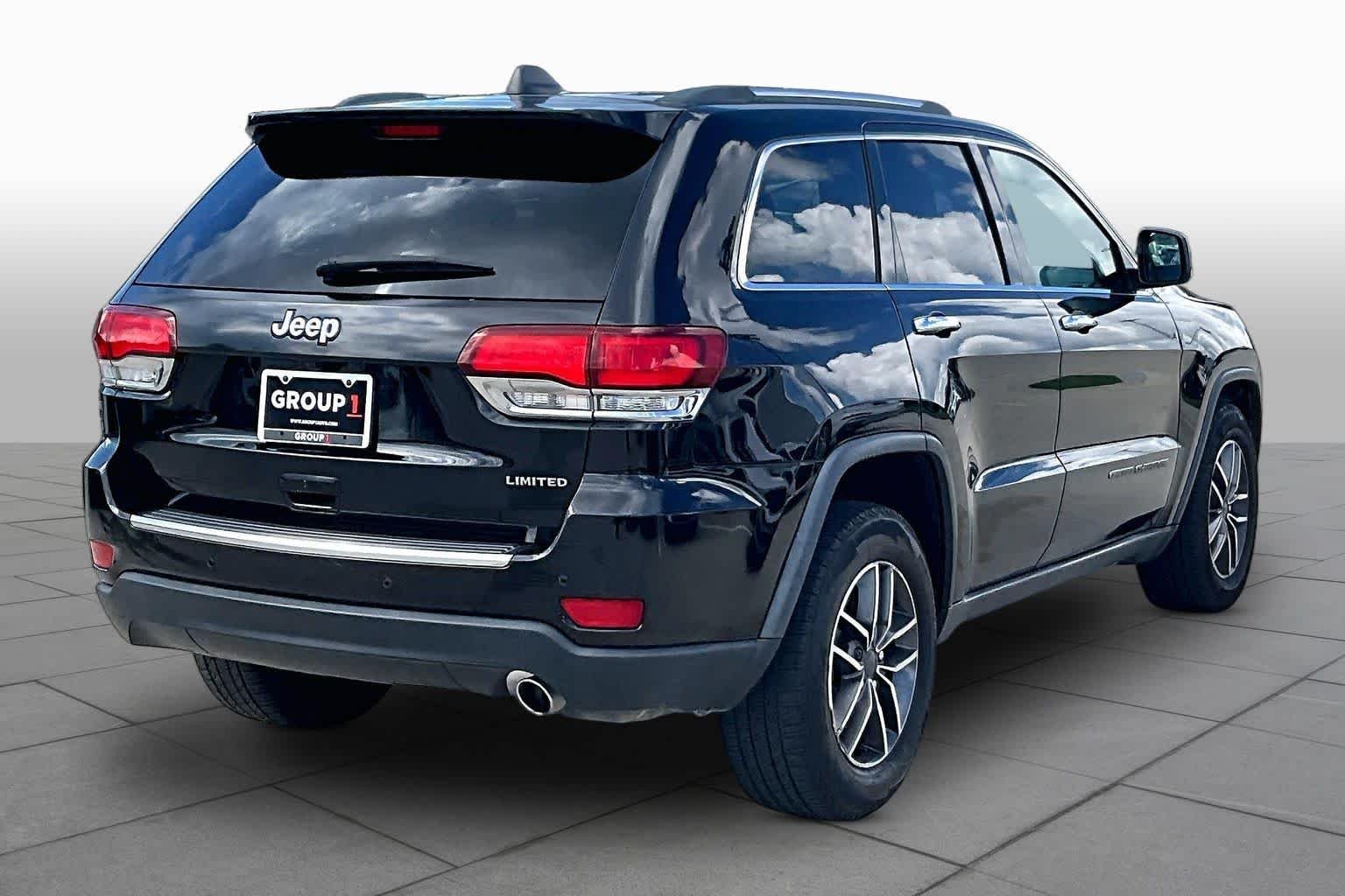 Used 2020 Diamond Black Crystal Pearlcoat Jeep Limited image 12