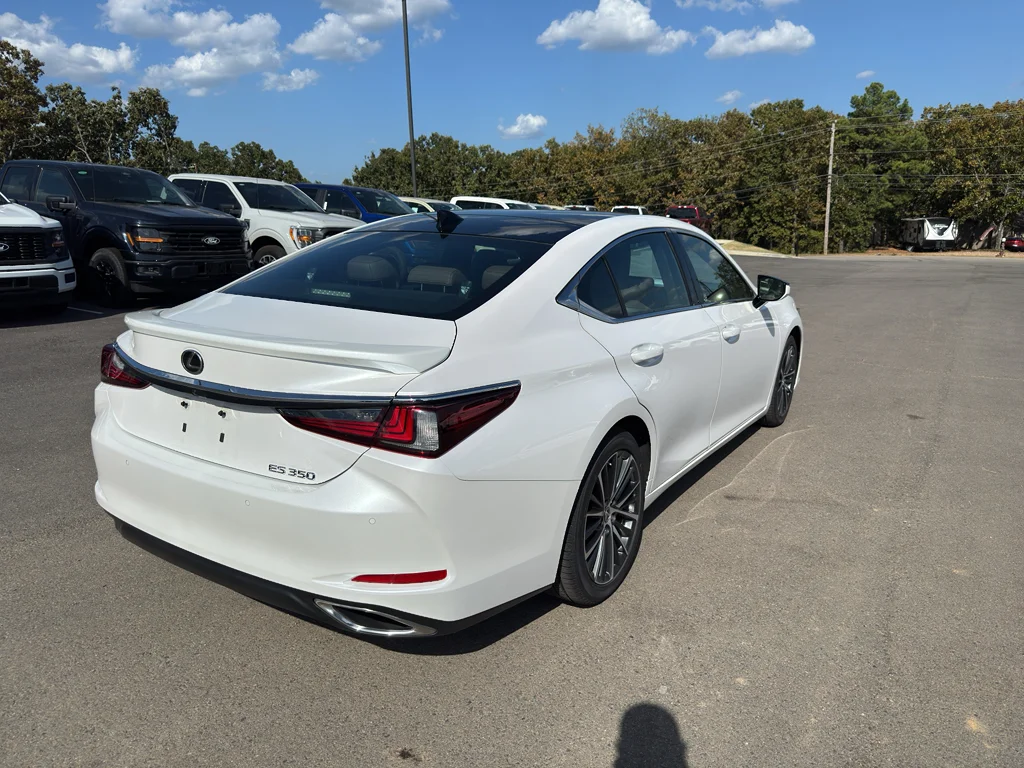 Used 2023 Eminent White Pearl Lexus Luxury image 5