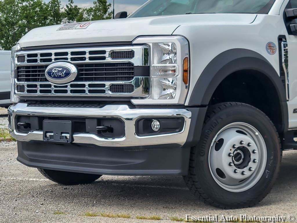New 2025 Oxford White Ford F-550® XL image 2