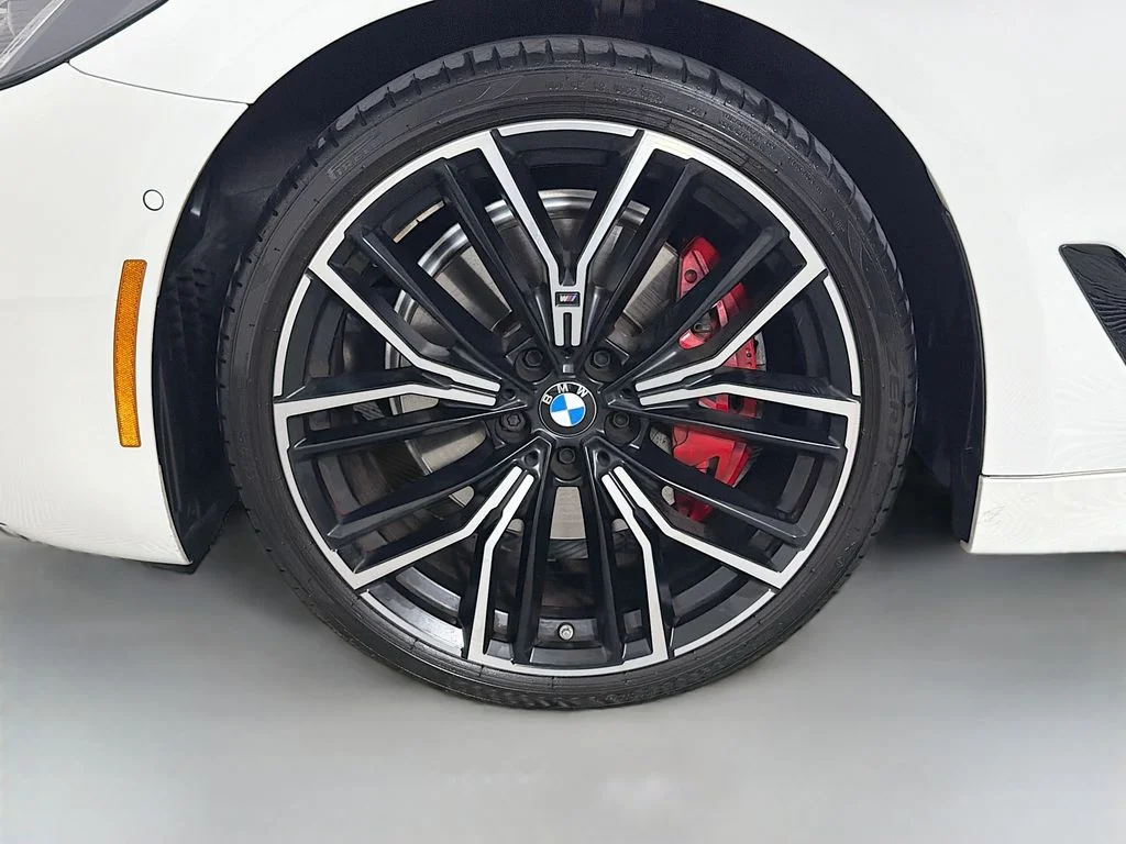 Used 2022 White BMW 530i image 32