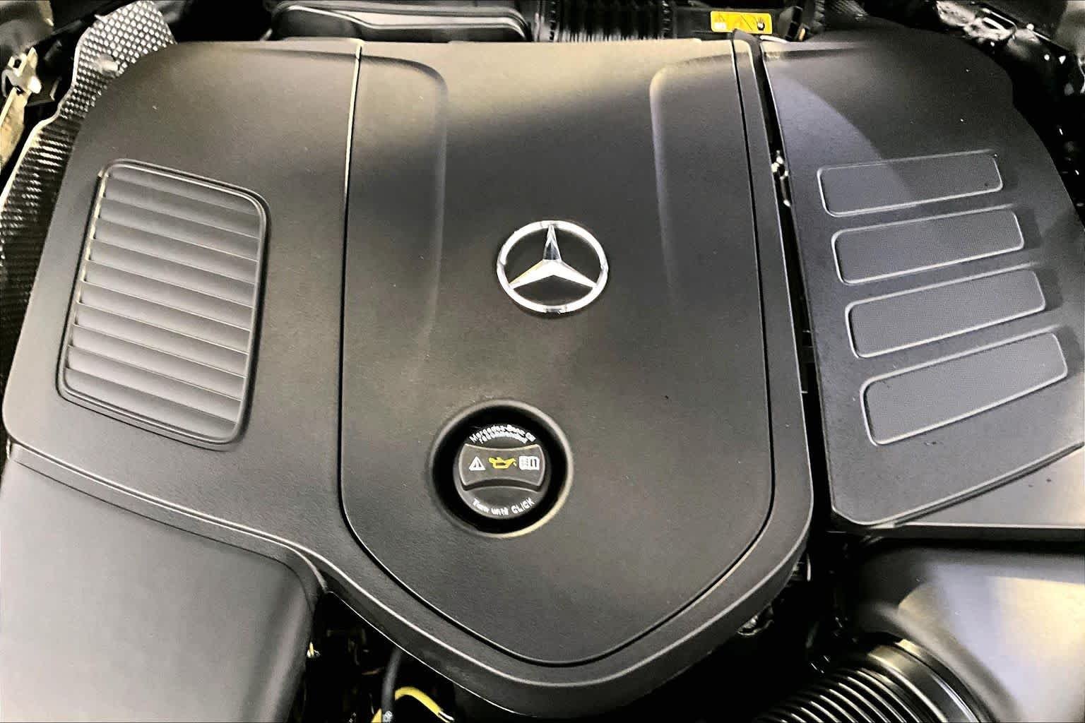 New 2026 Graphite Grey Metallic Mercedes-Benz GLC 300 image 15