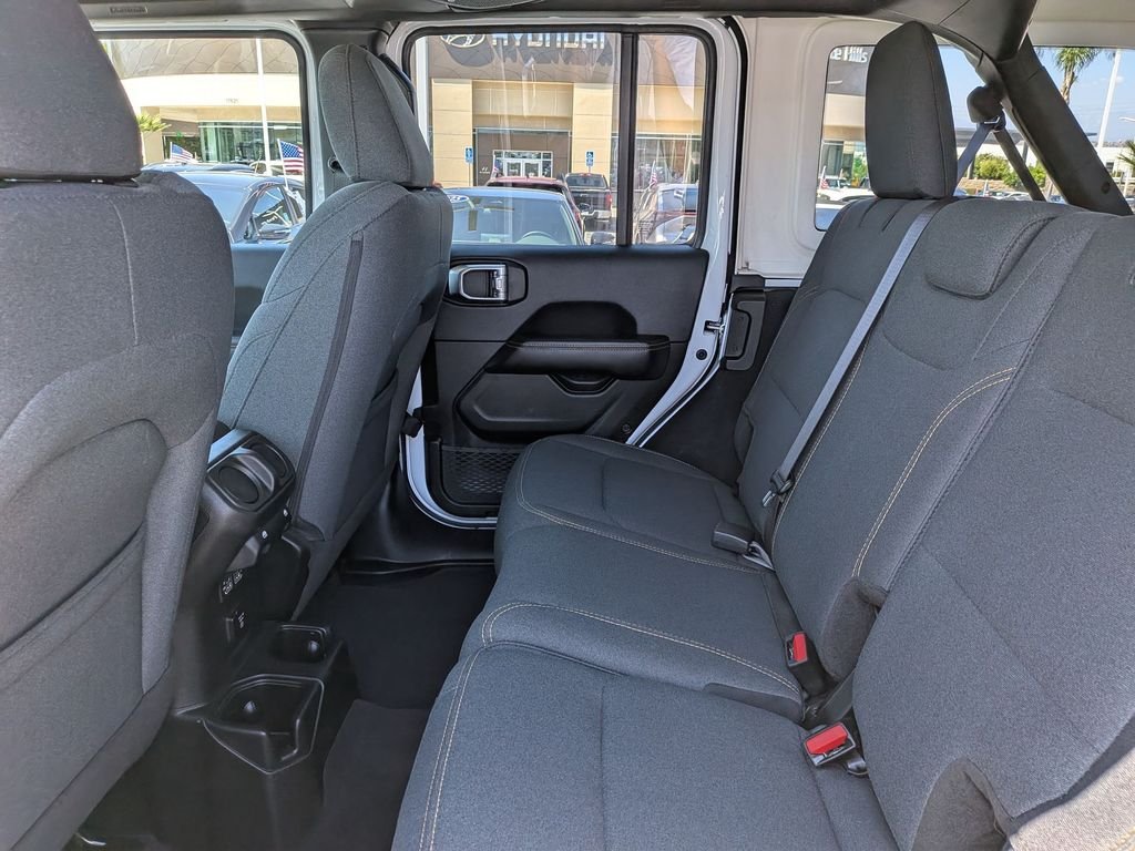 2025 Jeep Wrangler 4-Door Sahara - Photo 29