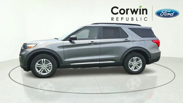 Certified Used 2023 Gray Metallic Ford XLT image 4