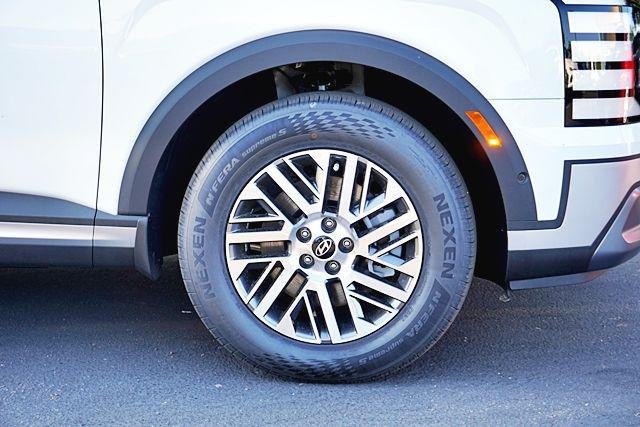 New 2026 White Hyundai SEL Premium FWD image 9