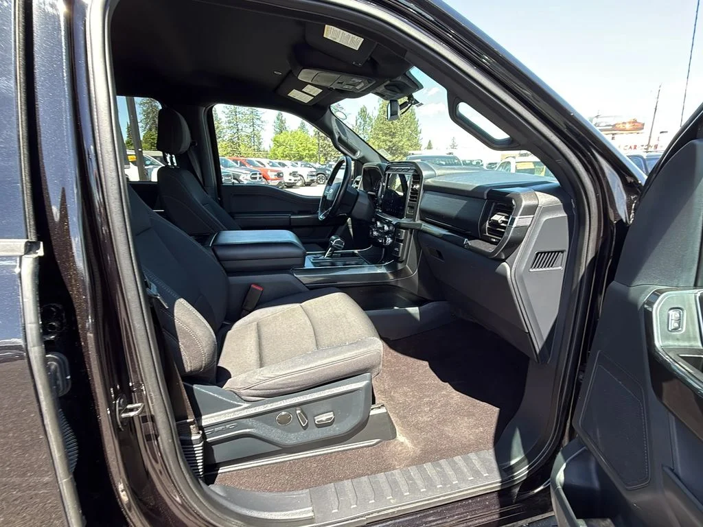 Used 2021 Agate Black Metallic Ford XLT image 23