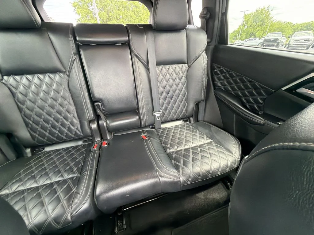 Used 2022 Gray Mitsubishi SEL image 14