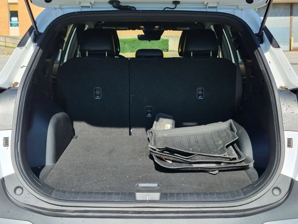 Used 2023 White Kia X-Line image 6