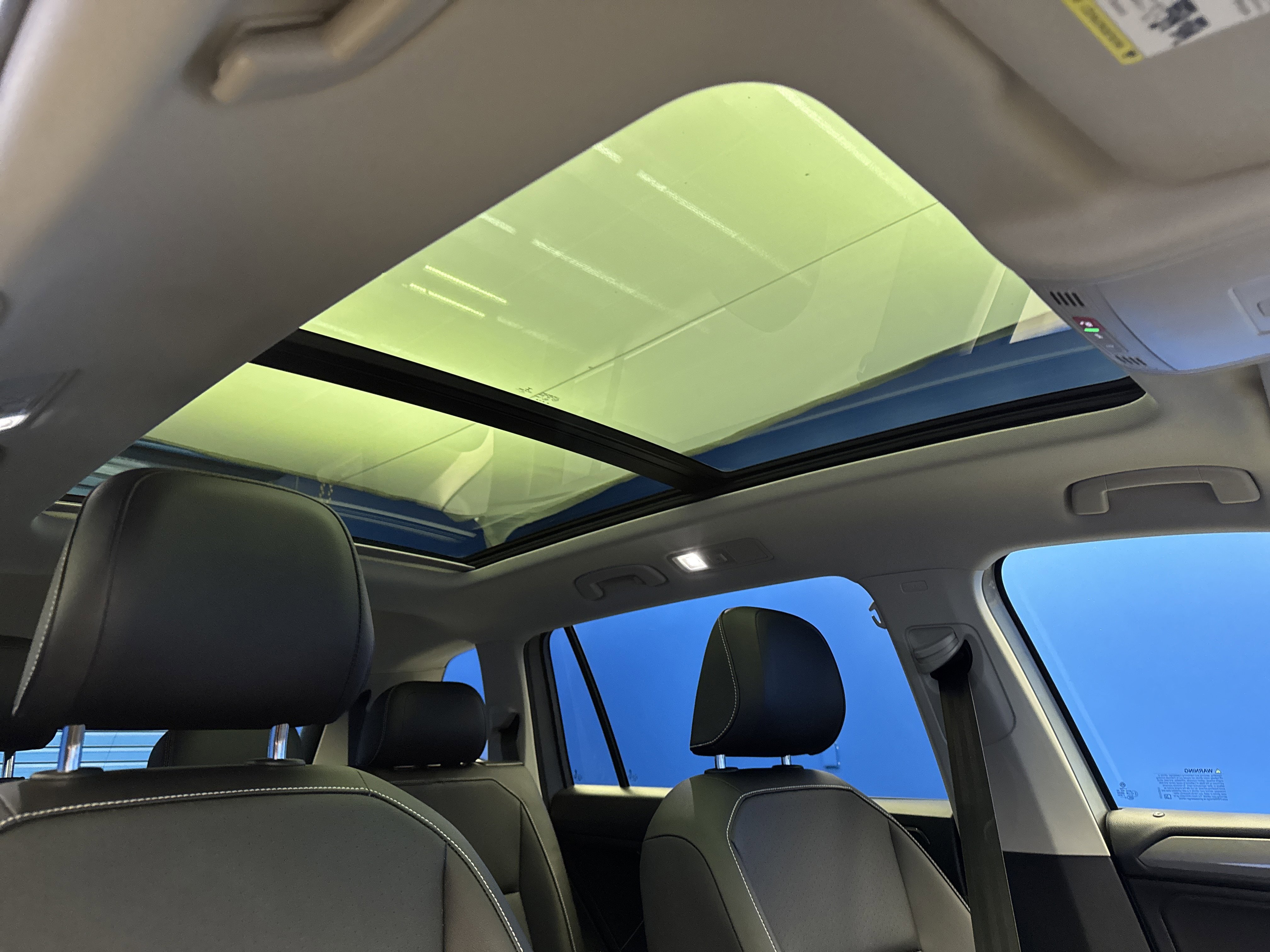 2022 Volkswagen Tiguan SE photo 4