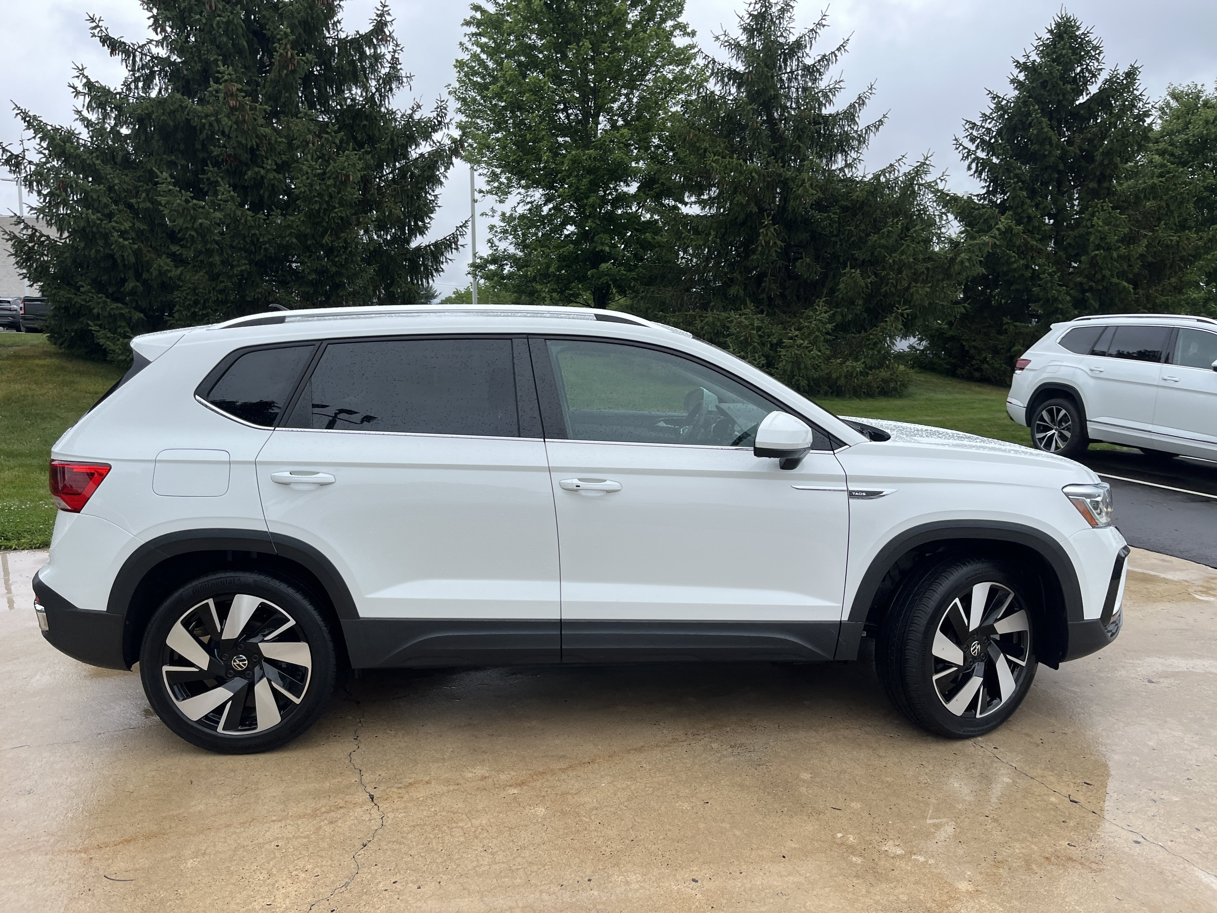 Used 2024  Volkswagen SEL image 14