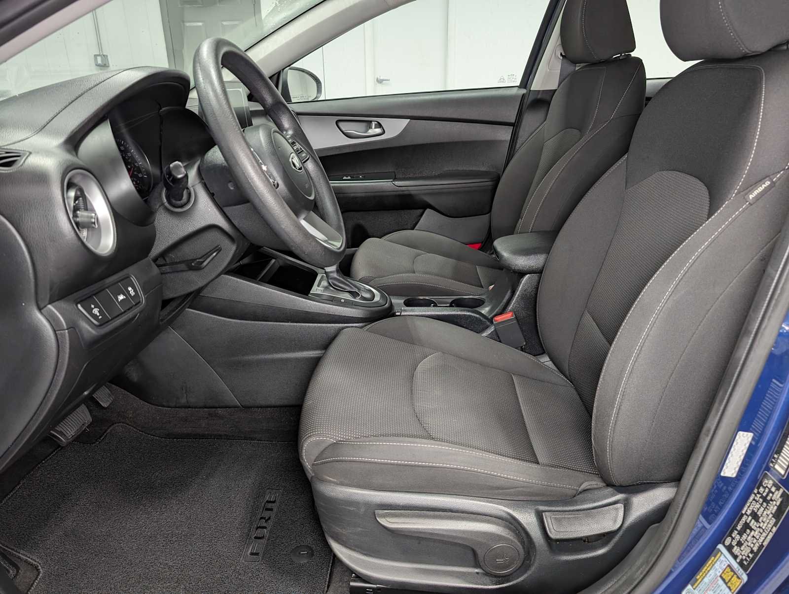 Used 2020 Deep Sea Blue Kia LXS image 4