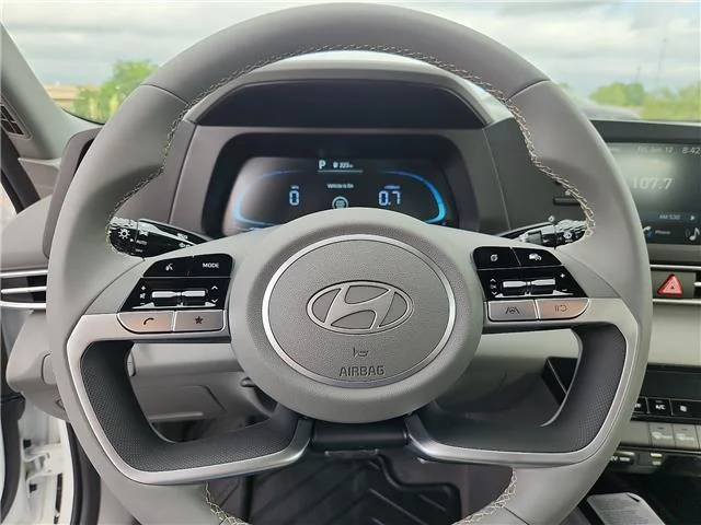 New 2026 Serenity White Pearl Hyundai SEL Sport image 19