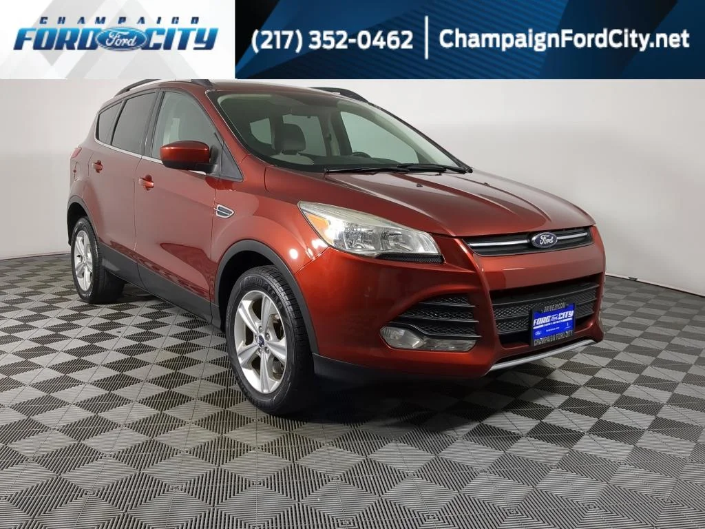 Used 2016 Red Ford SE image 1