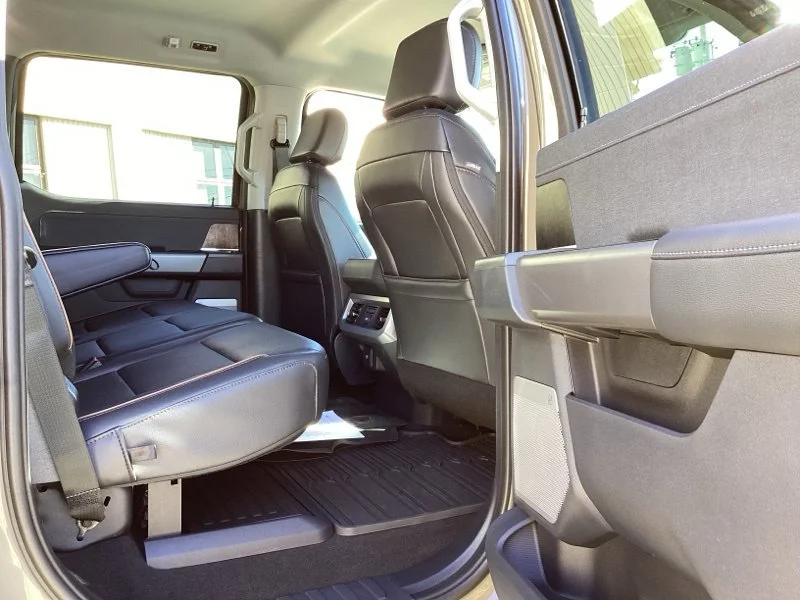New 2027 Gray Ford Lariat image 21