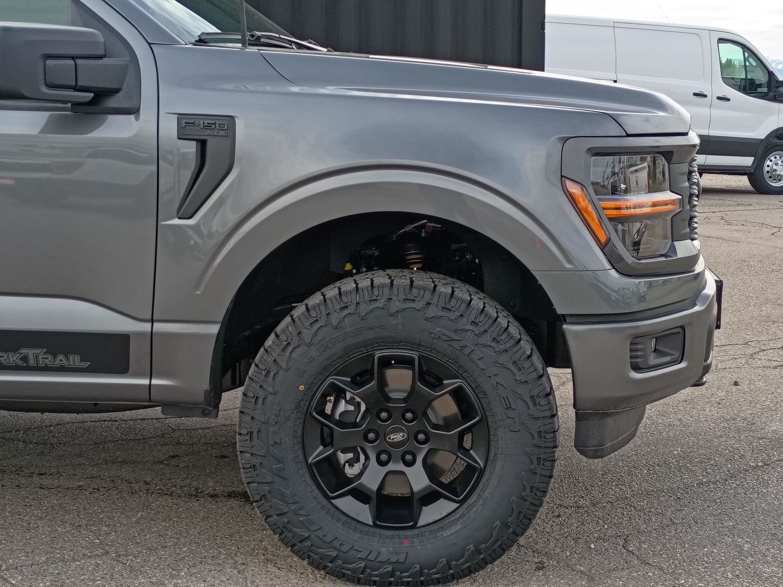 View vehicle photo 4