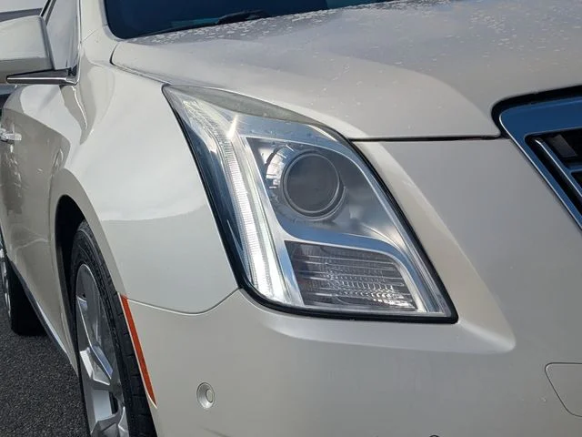 Used 2015 White Diamond Clearcoat Cadillac Luxury image 6