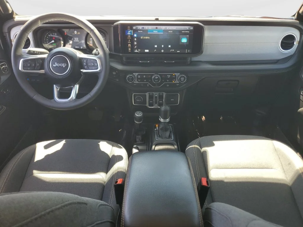 Used 2025 Gray Jeep Sahara 4xe image 15