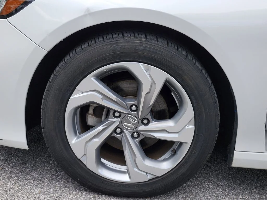 Used 2019 White Honda EX-L image 31
